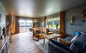 Einzigartige Traumwohnung Mit Whirlpool & Sauna Bietet Luxus Und Erholung